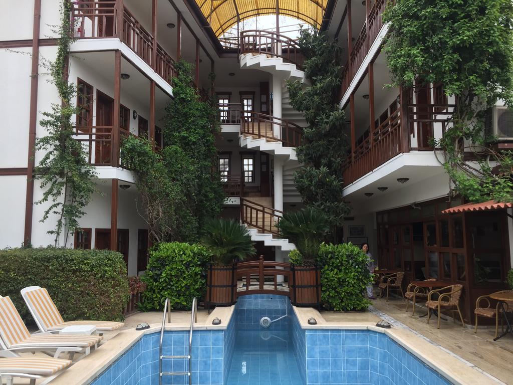 Hotel Karyatit Kaleici アンタルヤ エクステリア 写真